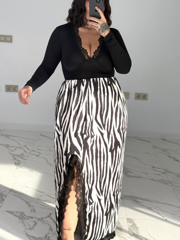 FALDA SATINADA ENCAJE