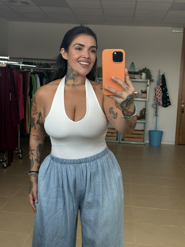 BODY HALTER