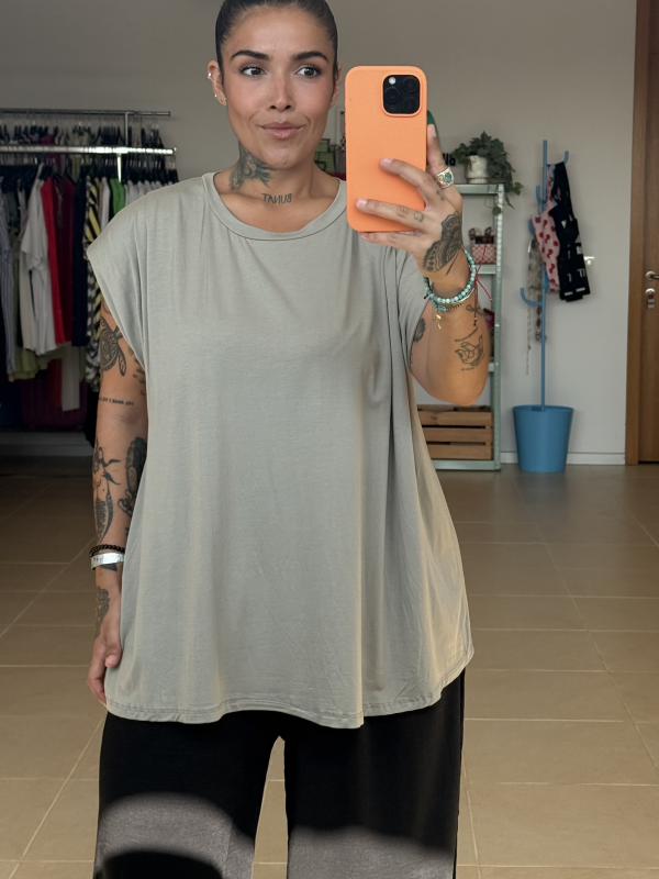 CAMISETA HOMBRERAS MAXI