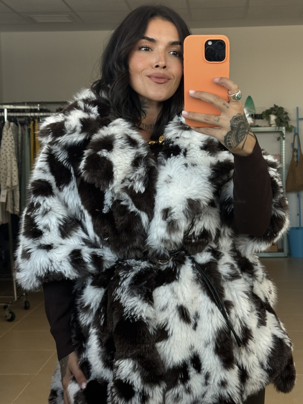 ABRIGO CRUELLA